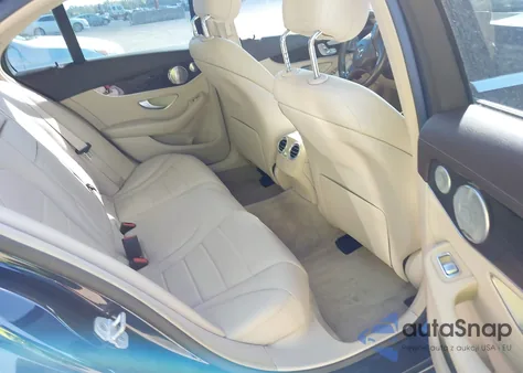 2015 Mercedes-Benz C 300 Luxury из США, поврежденный, VIN 55SWF4JB8FU044367